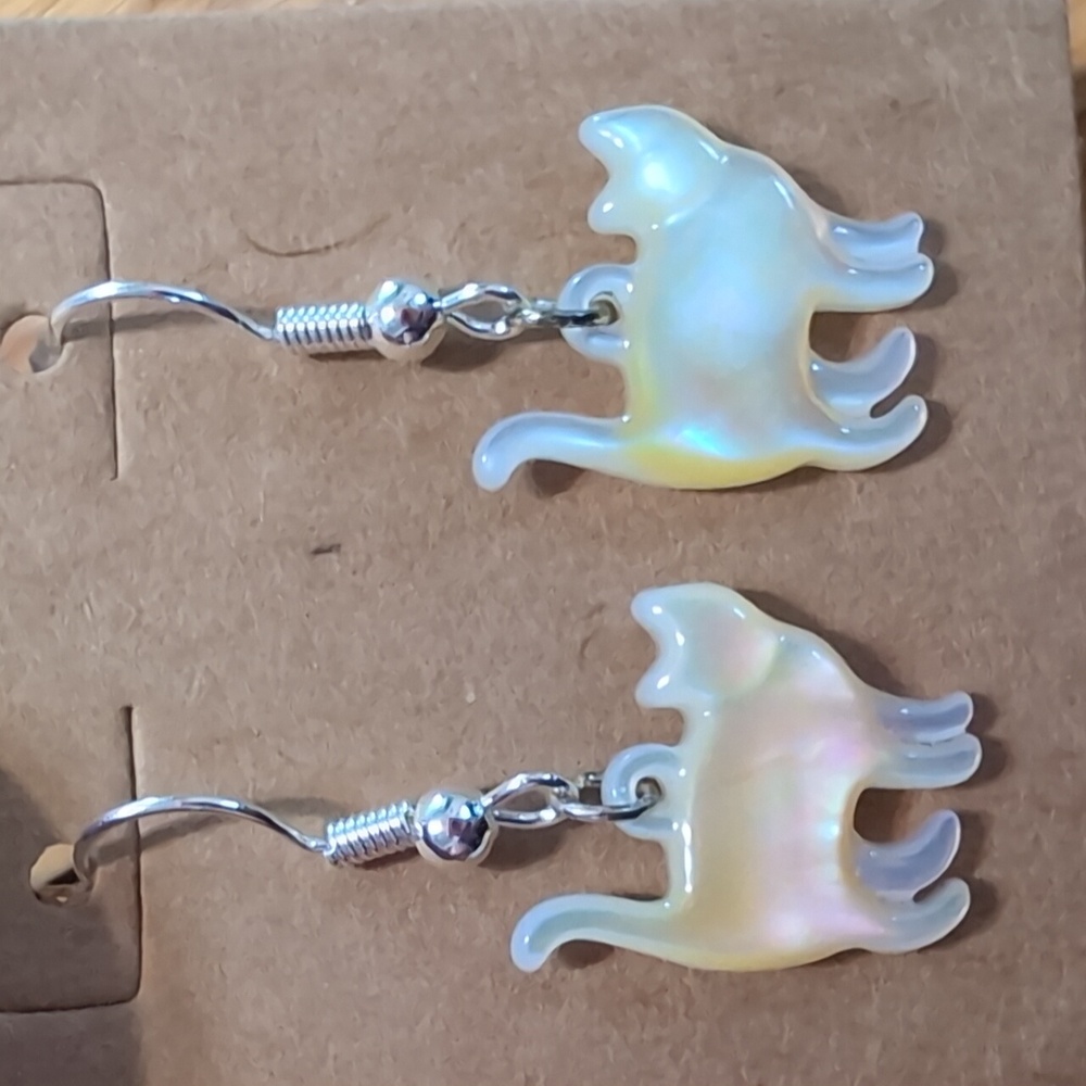 Cat-Shaped Earrings Shell Earrings - Picture 2 of 2